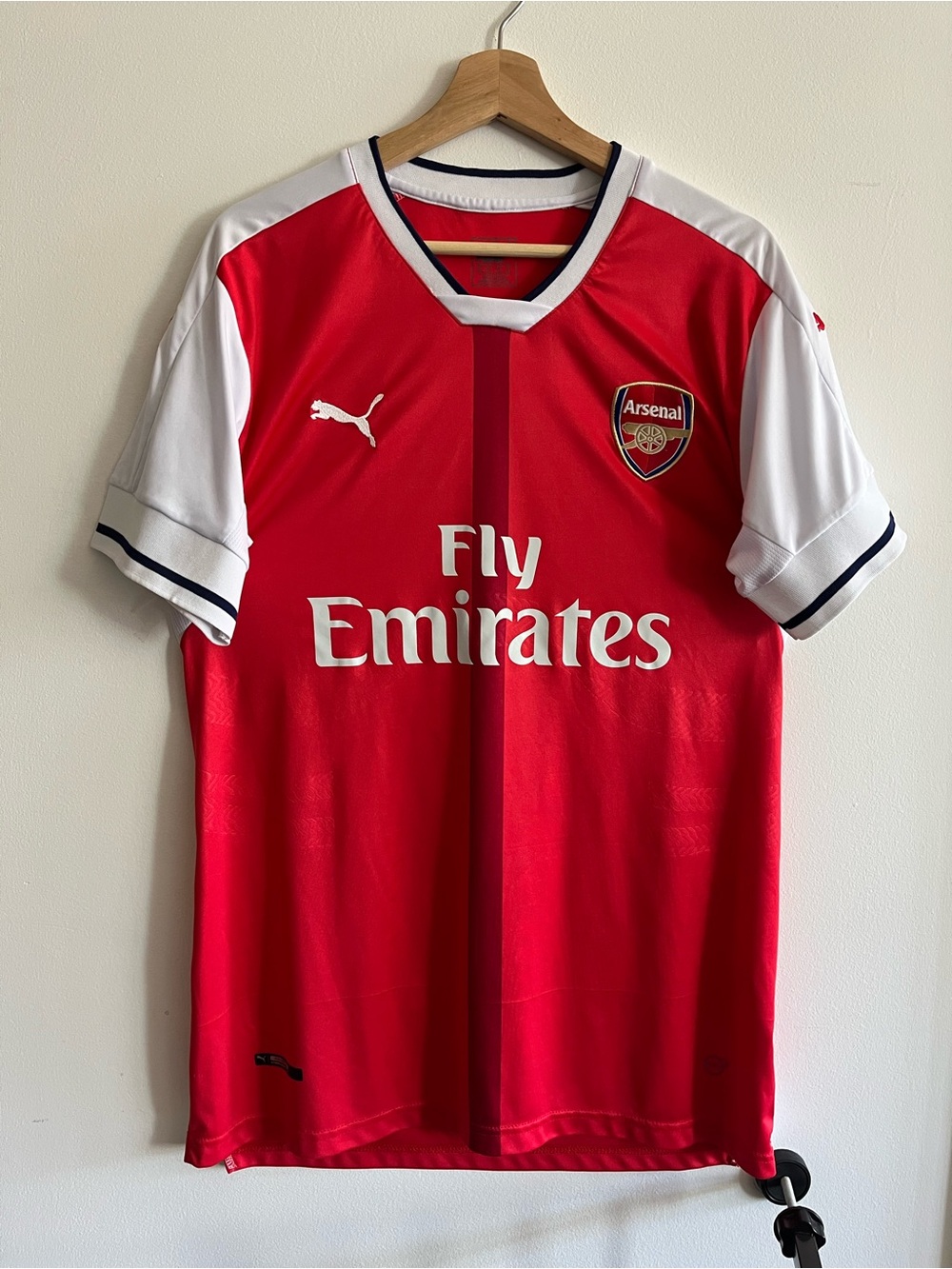 Arsenal FC 2016/17 Puma Red and White Football Soccer Jersey Size XL